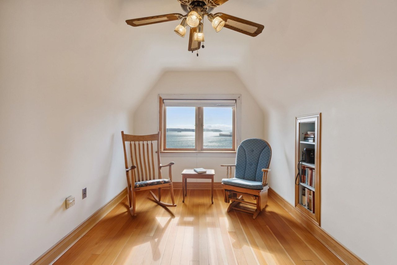 3379 Marine Dr