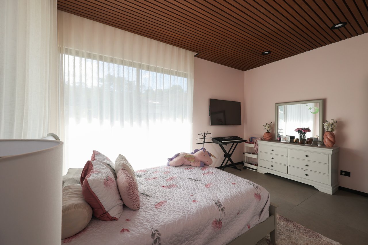 Panoramic City View Estate Home, Escazu, San Jose