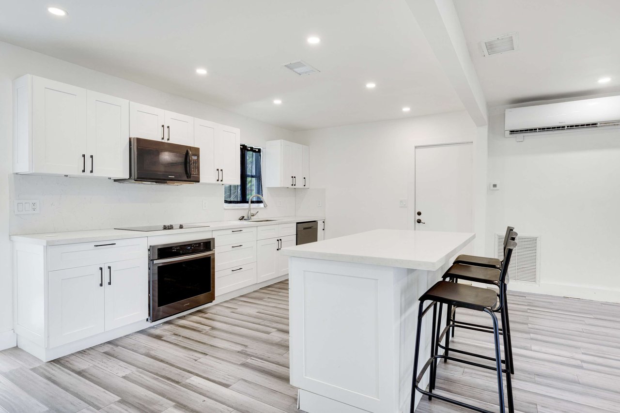 1844 Sheridan St Hollywood FL-33020