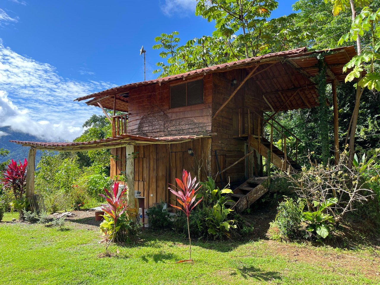 Costa Azul 120-degree Mountain View House With Costarican Wooden House as Lagniappe.