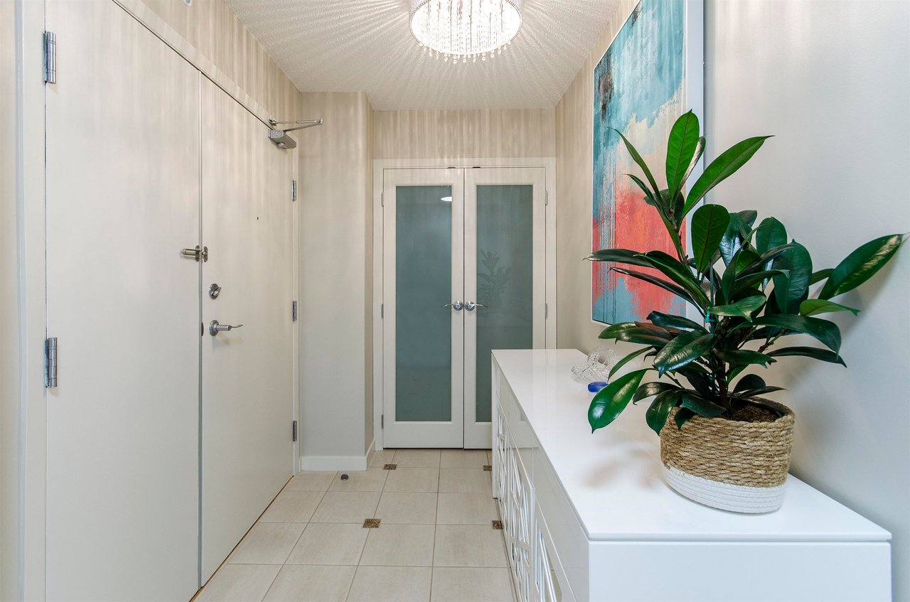3207-1033 Marinaside Cres