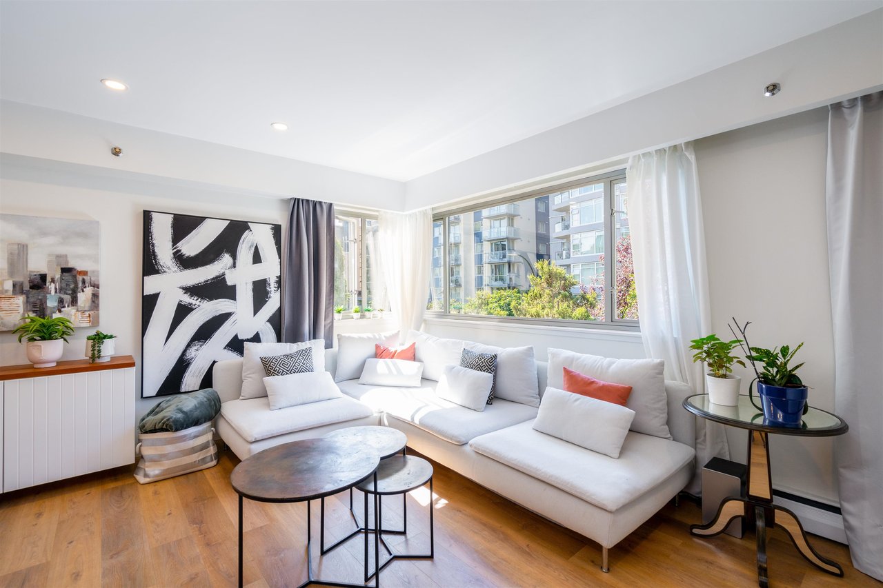302-1050 Jervis St