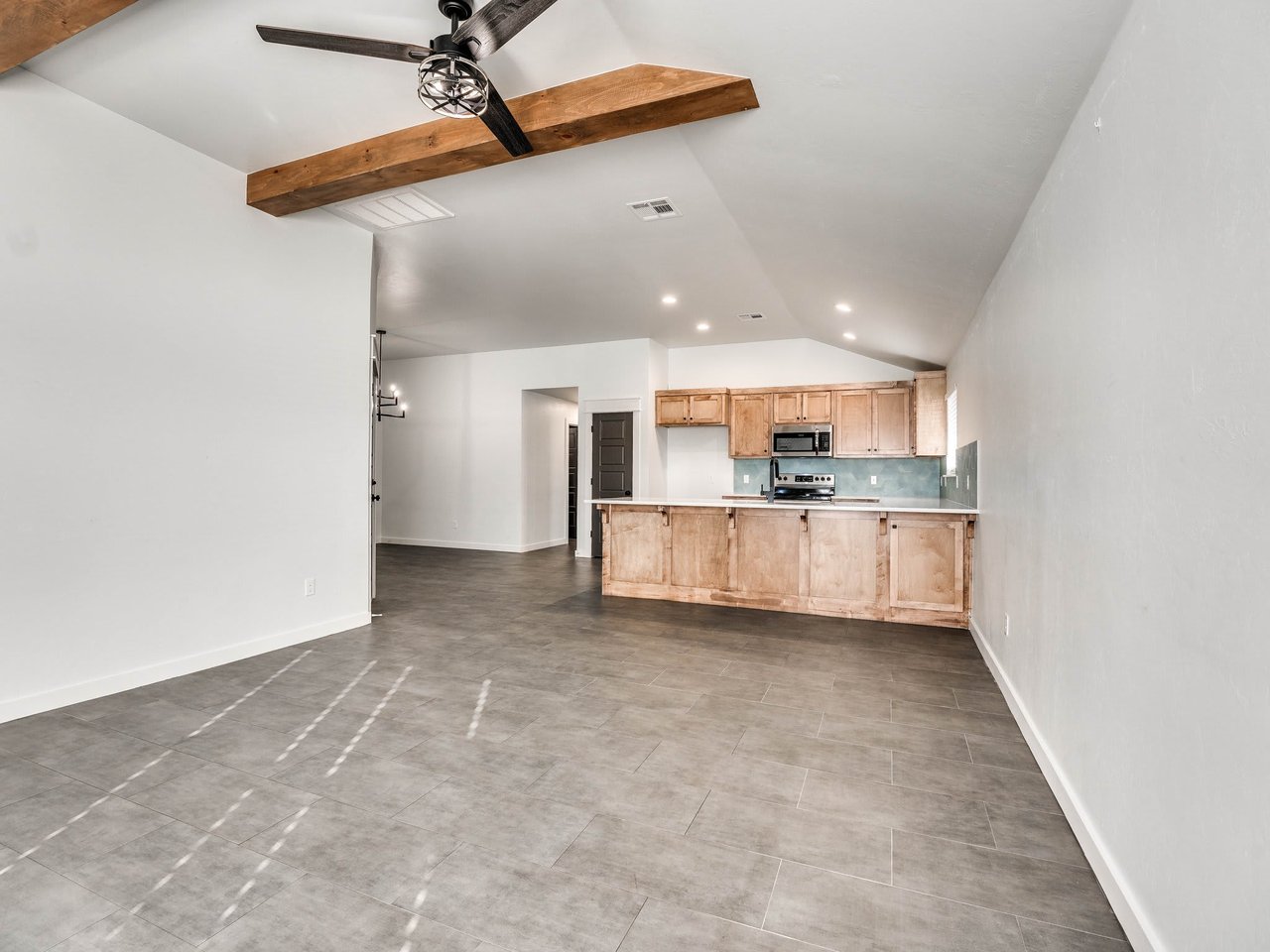 1218 Kingston Rd 