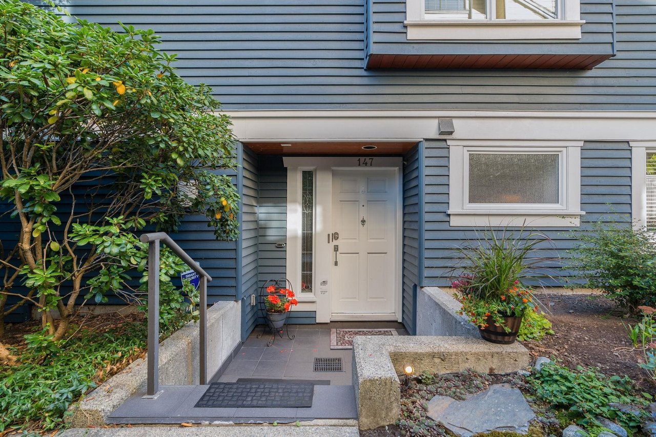 147 W 15th Ave