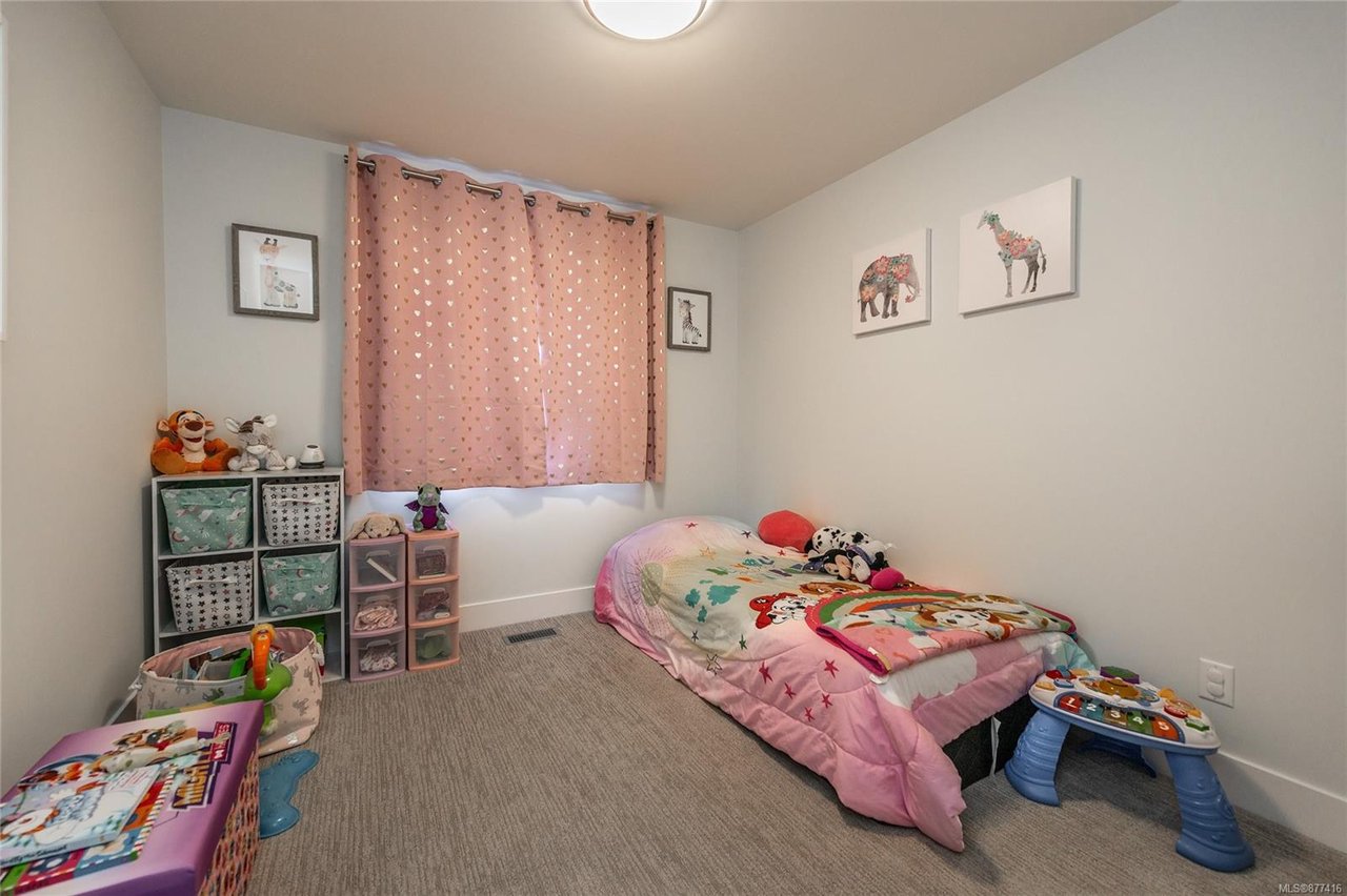 3535 Paperbark Cres