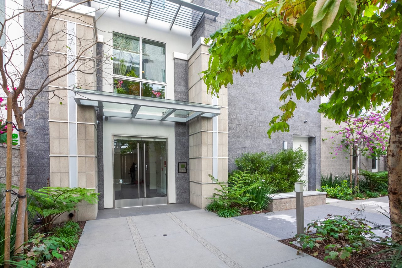 460 N Palm Drive Unit 106