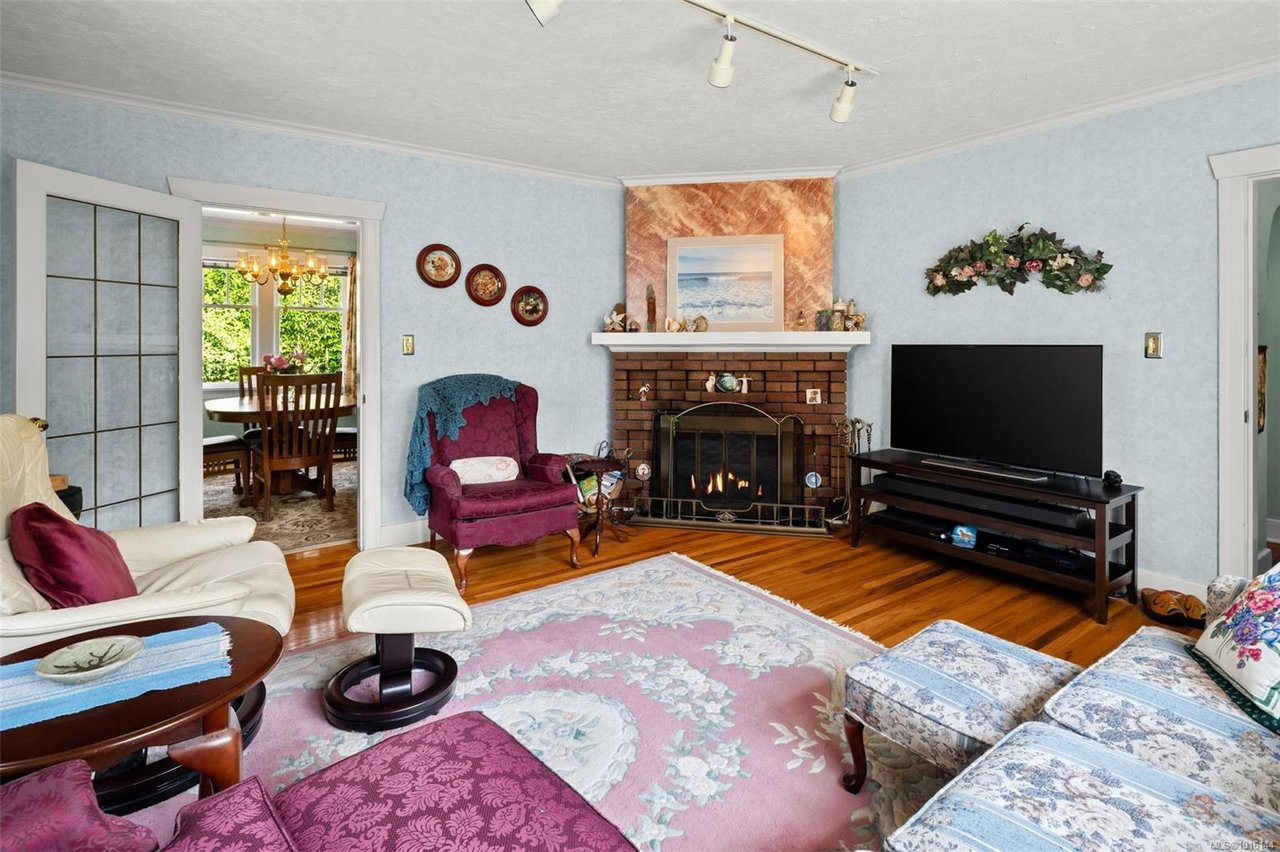 1924 Forrester St, Saanich