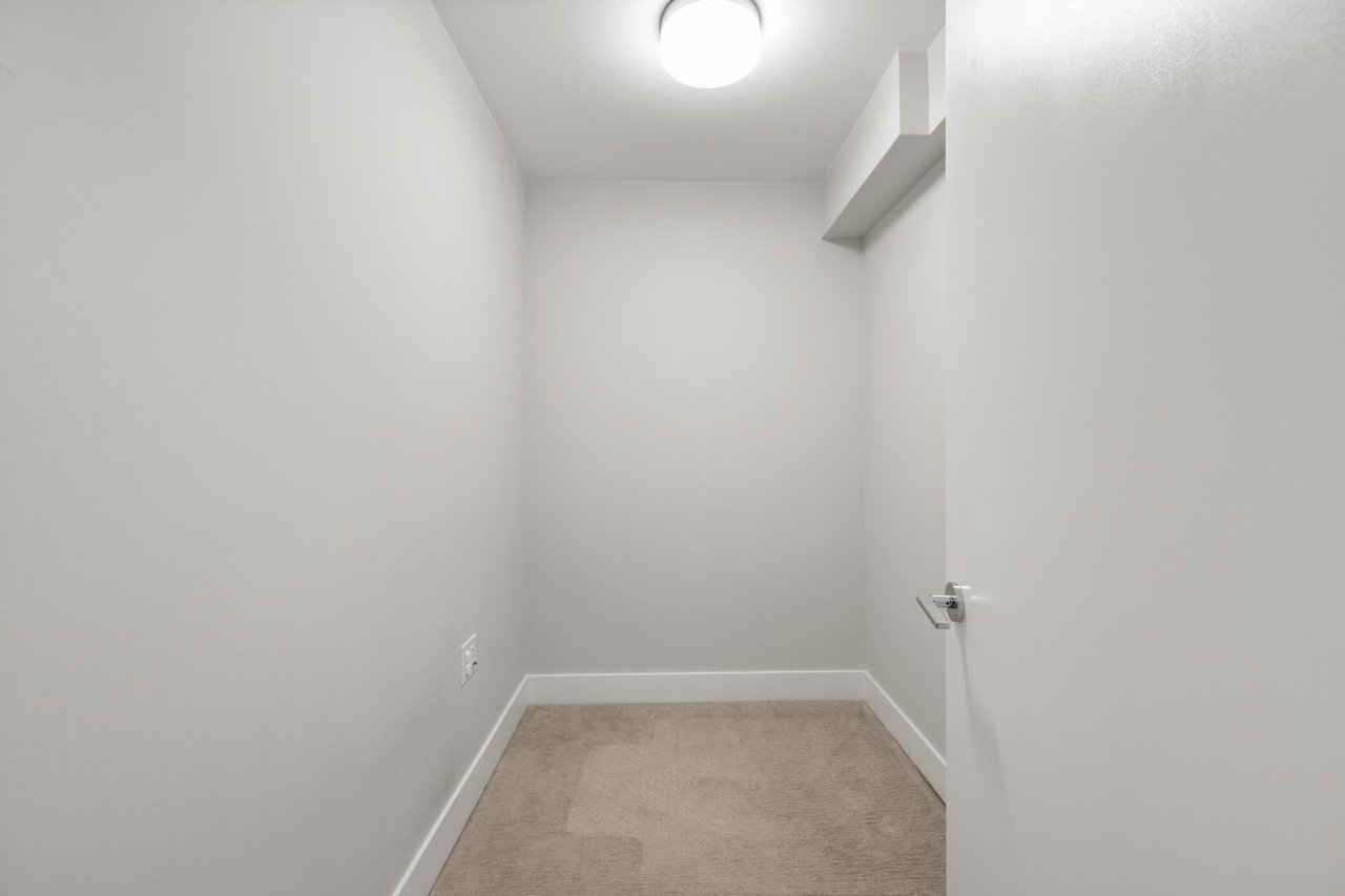 3482 Marine Wy