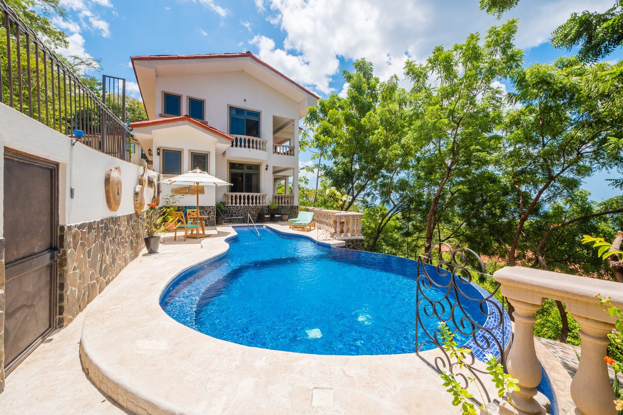 Infinity Pool Spanish Estate, Flamingo, Guanacaste