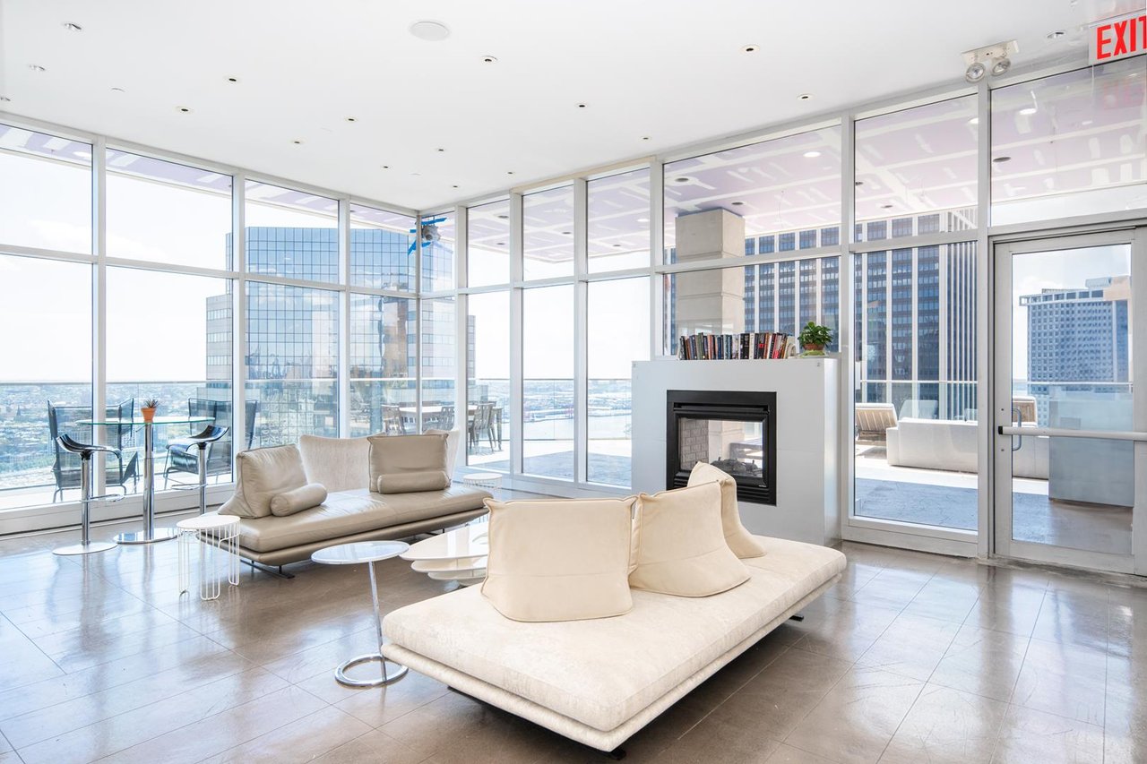 75 Wall Street, Apt 19-R