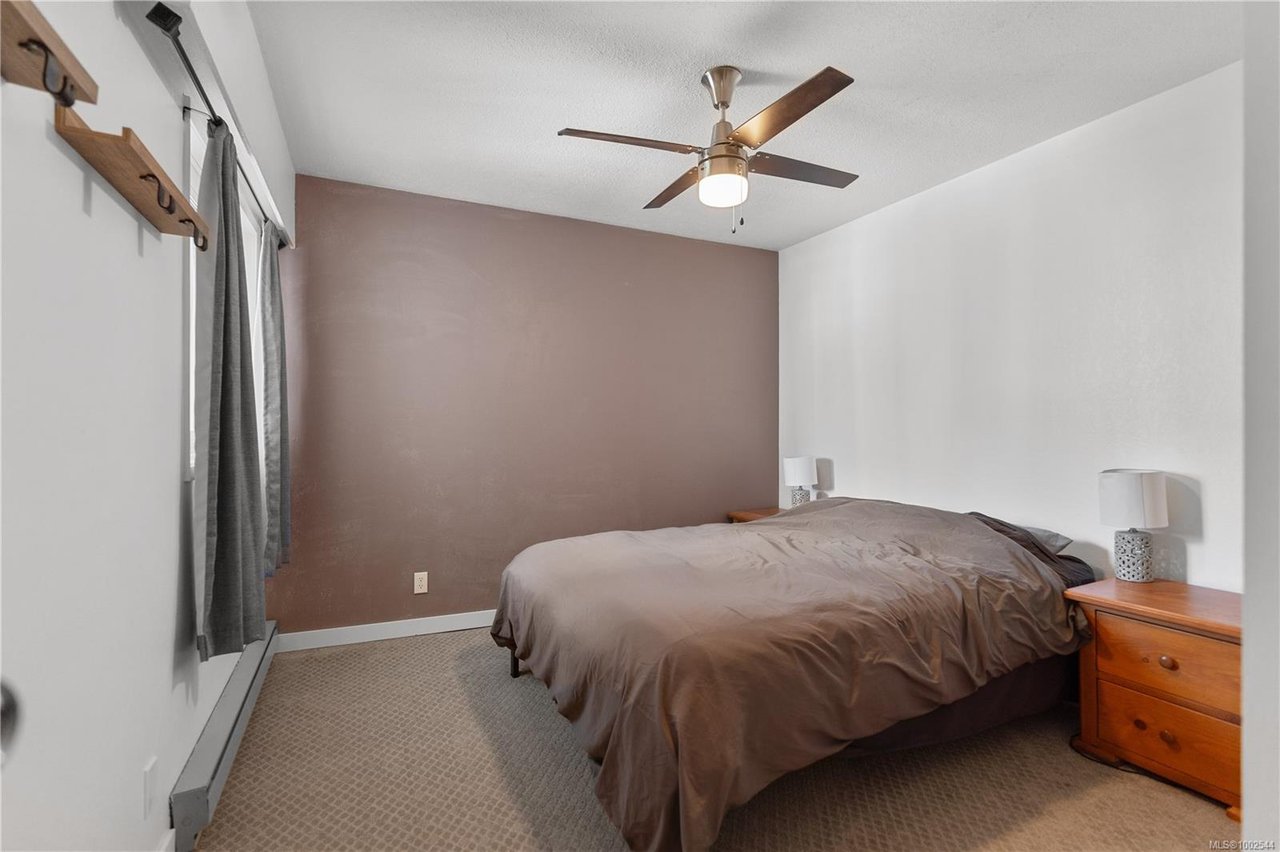 303-848 Esquimalt Rd, Esquimalt