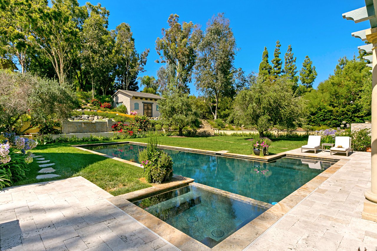 16748 Avenida Arroyo Pasajero