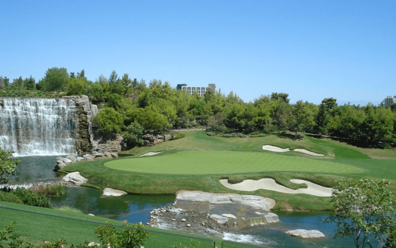 What are the Top Golf Courses in Las Vegas?