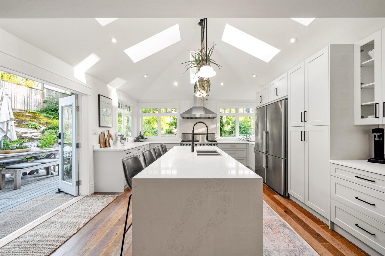 4365 Raeburn Street, North Vancouver