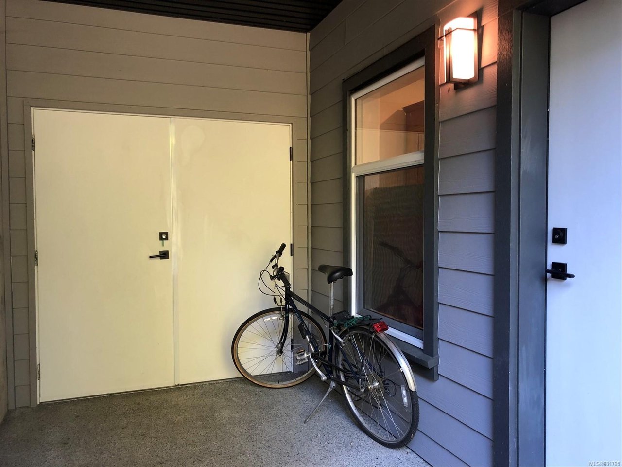 4271 Cherry Point Close