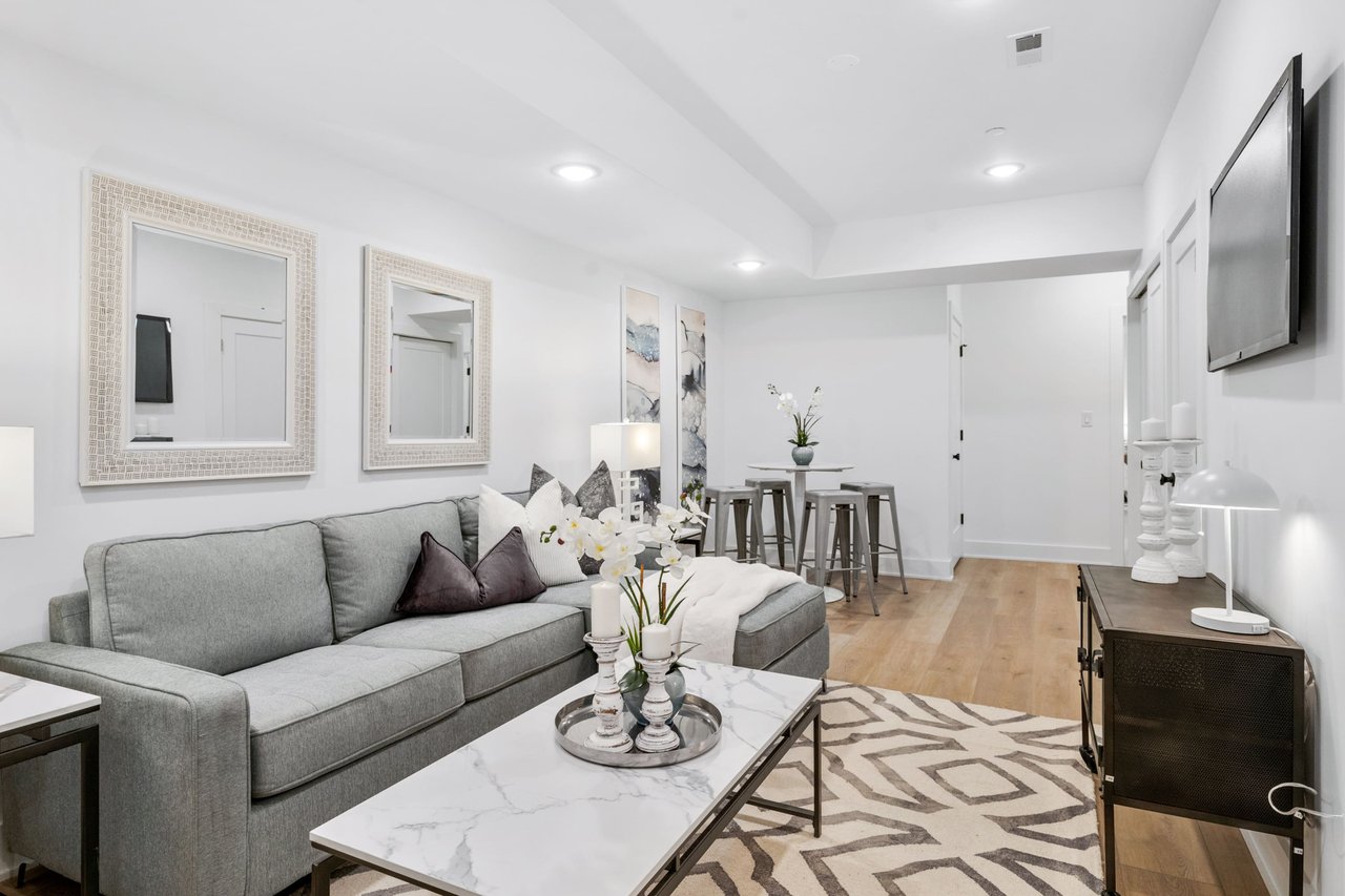 1915 Christian Street #1