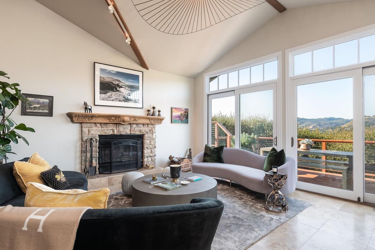 9865 Palisade Dr