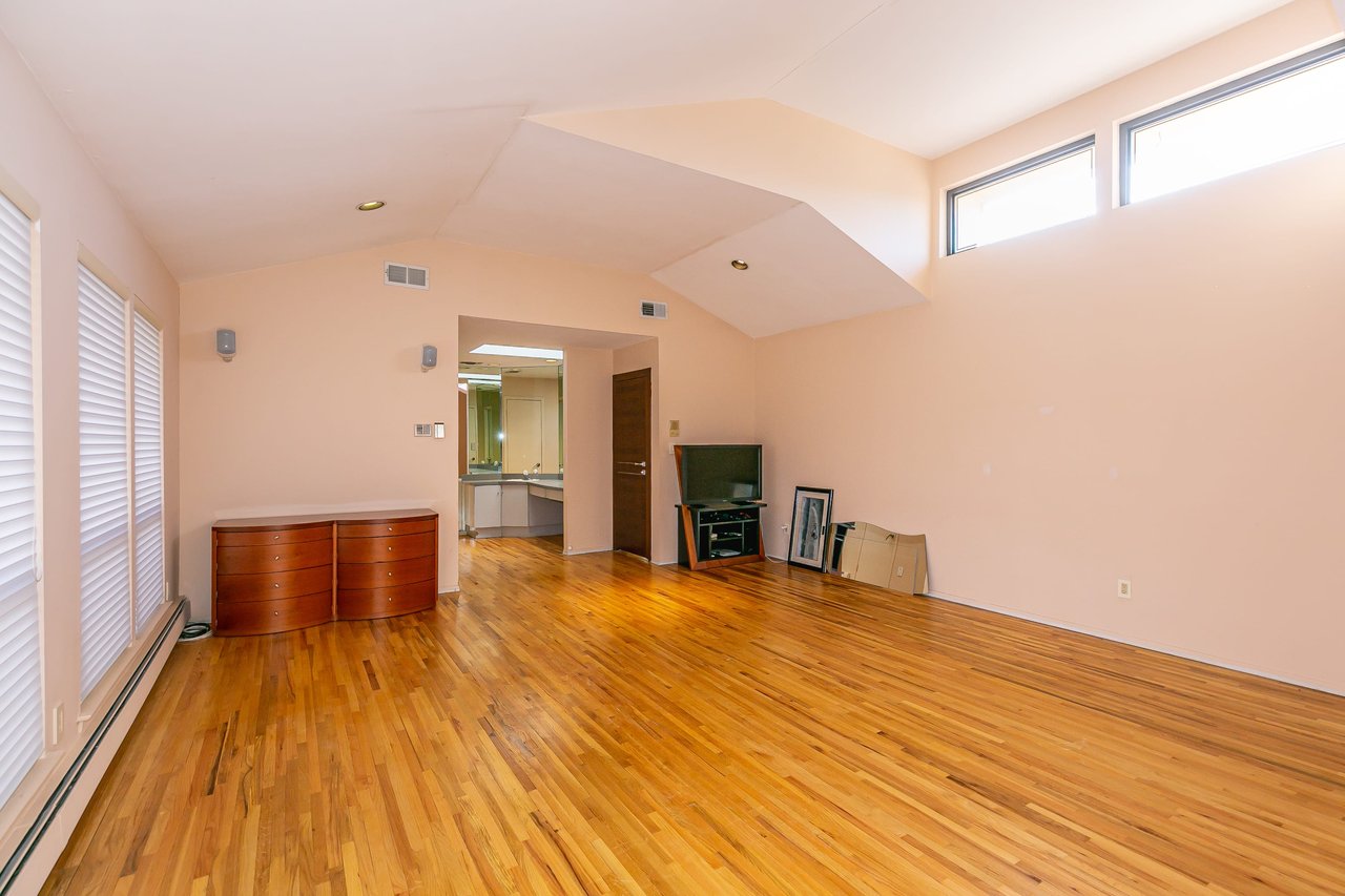 50 Juniper Lane, Muttontown