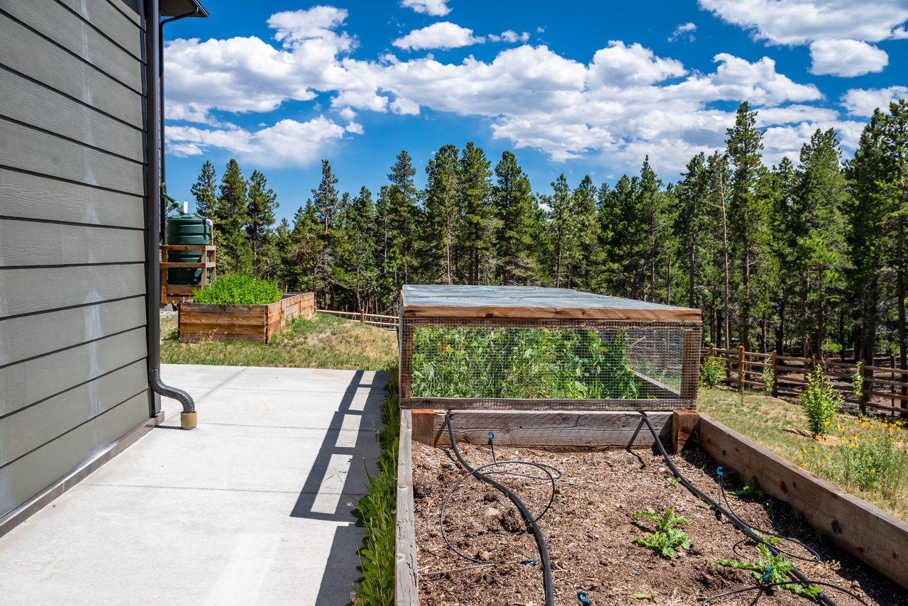 315 Indian Peaks Dr