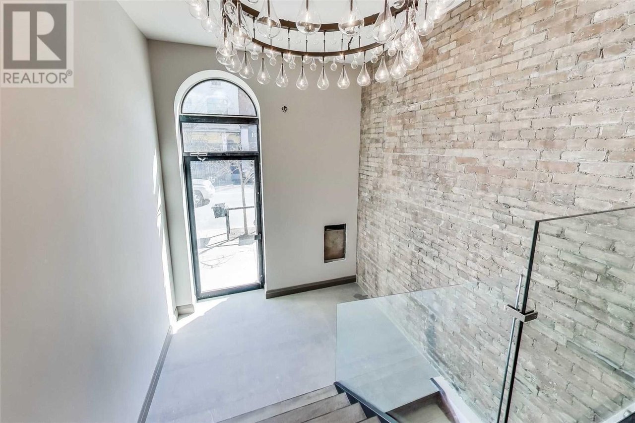 2896 Dundas St W, #2