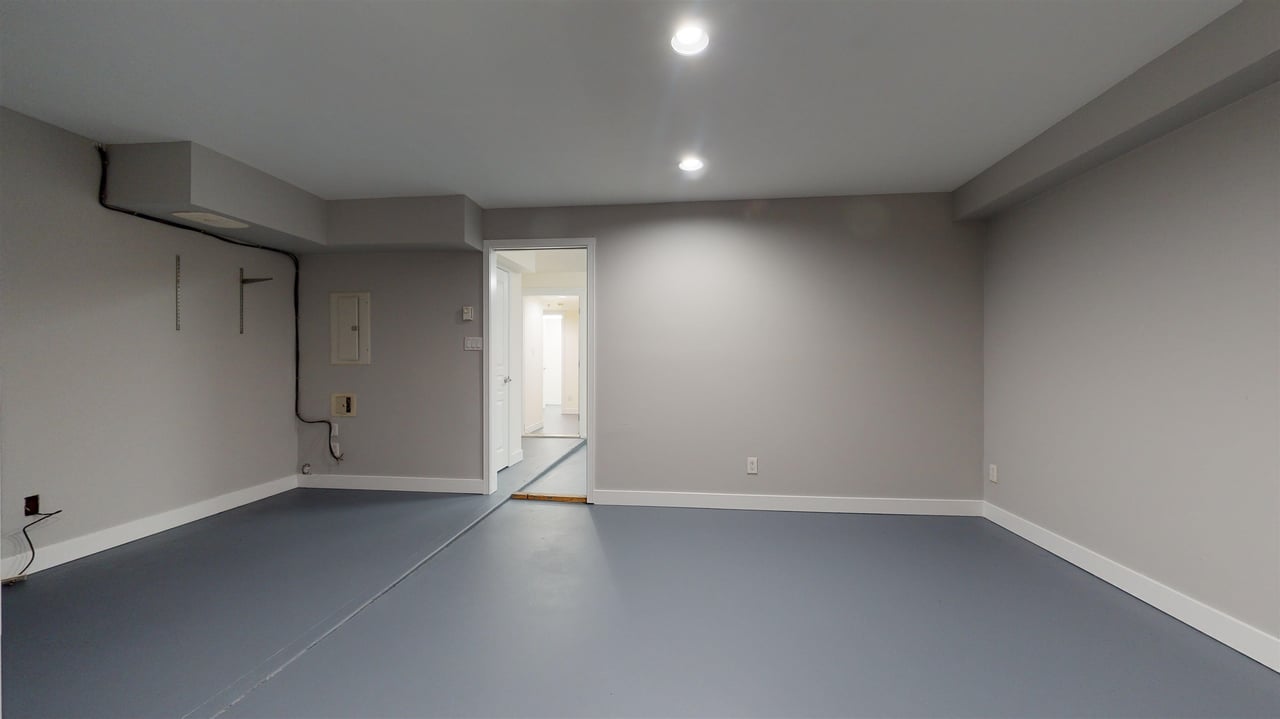 30-1800 Mamquam Rd