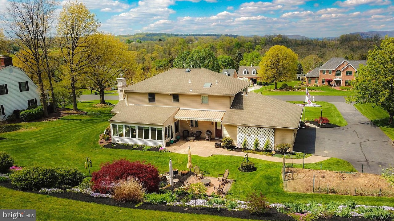 2240 Meadow Brook Dr