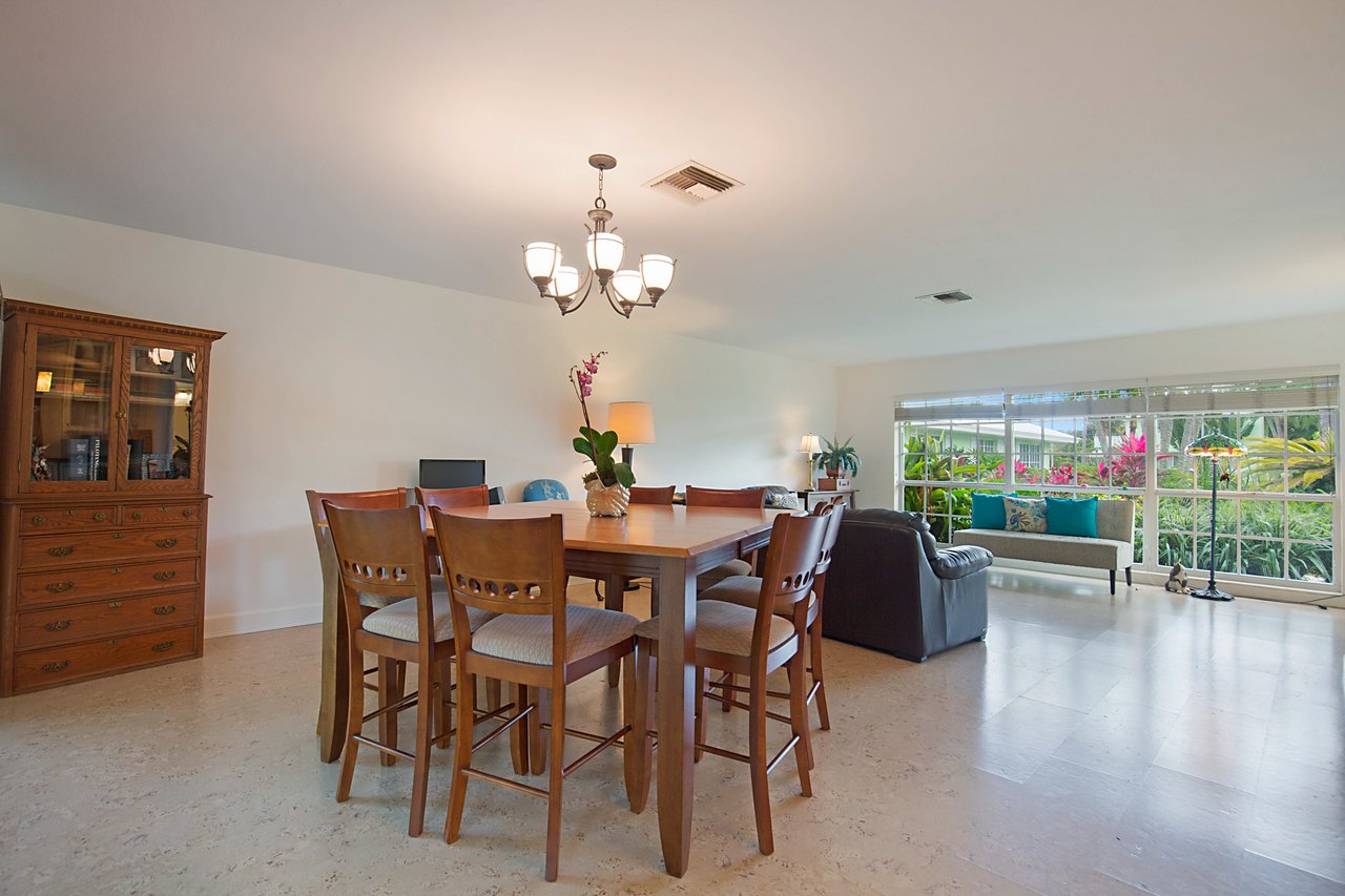 406 Venetian Dr