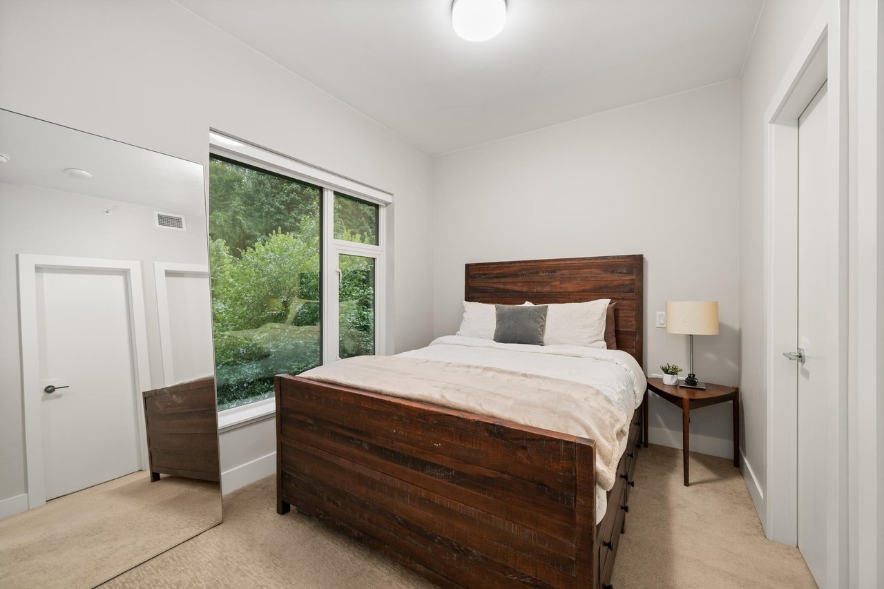 3482 Marine Wy
