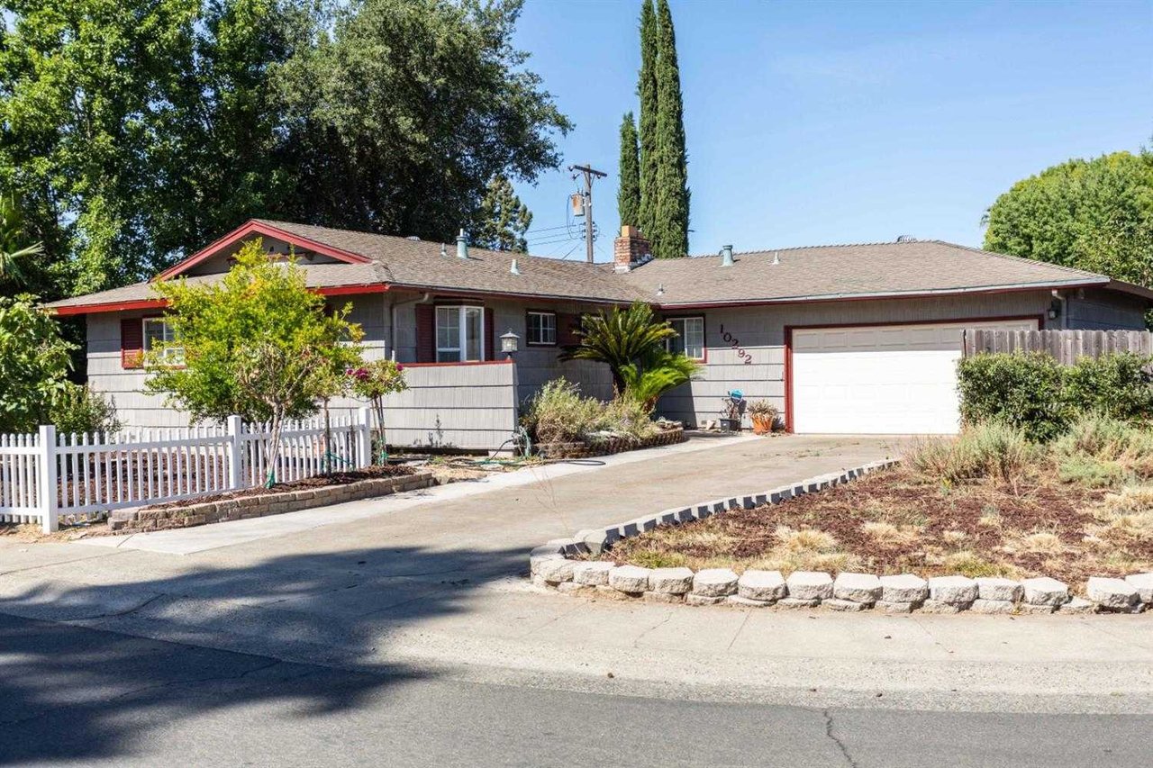 10292 Los Palos Drive