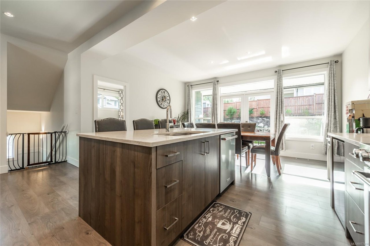 3535 Paperbark Cres
