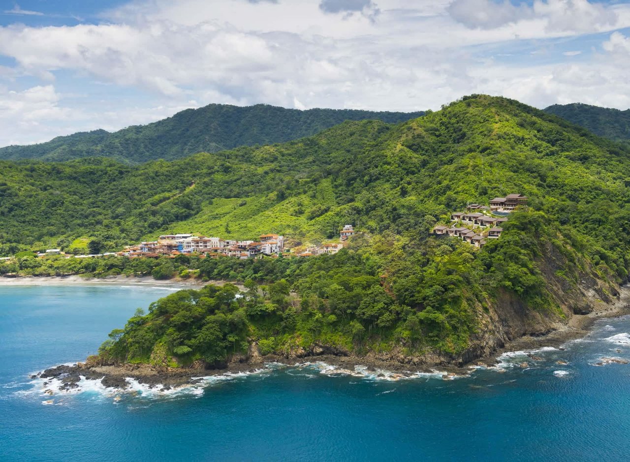 Casa Chameleon Residences