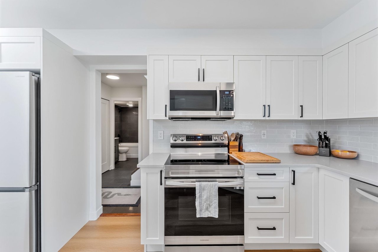 312-1466 Pemberton Ave