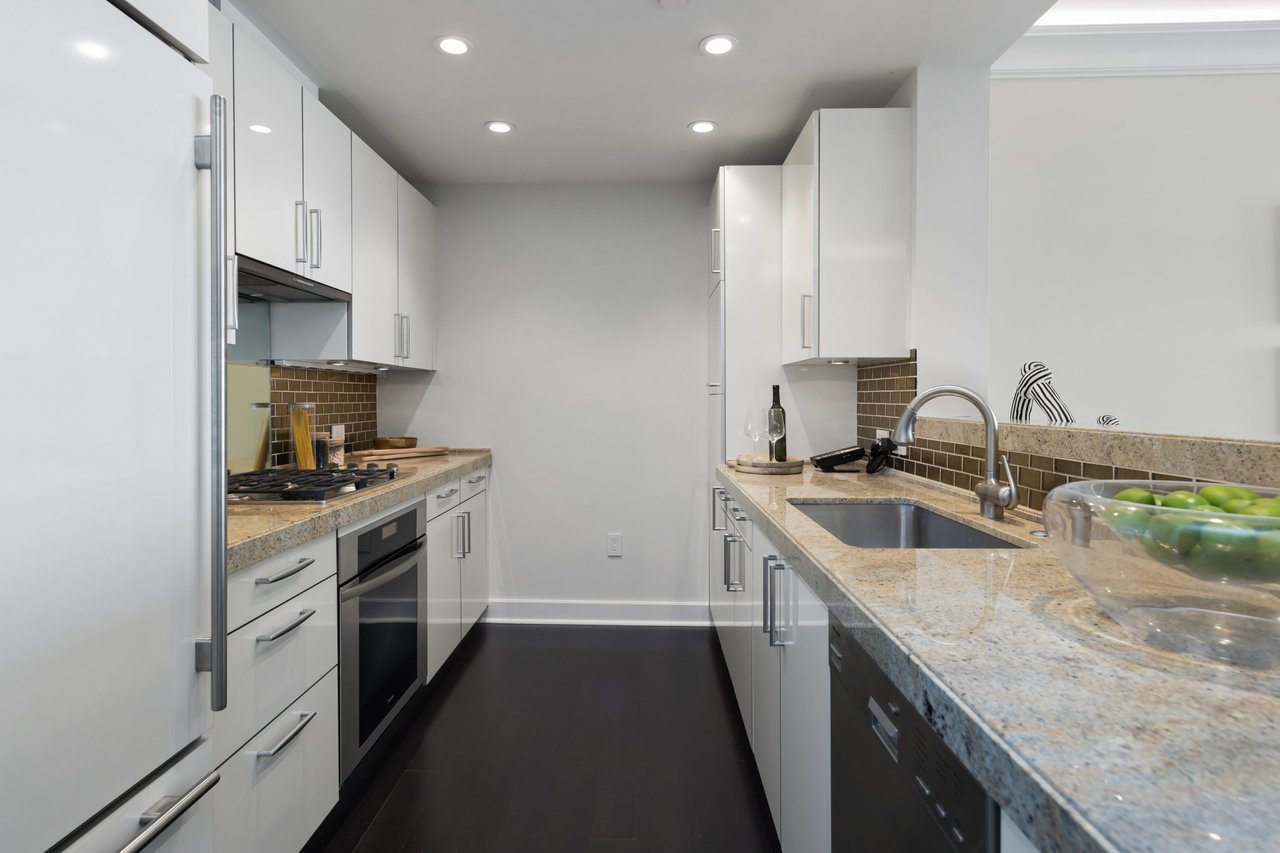 St Regis Residence 32C