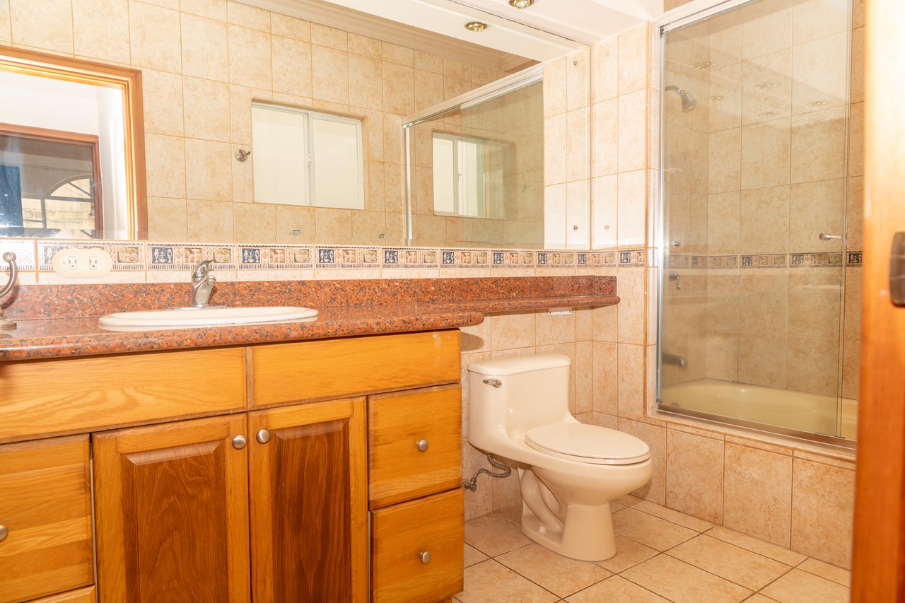 Colonial Gated Community Villa, Curridabat, San Jose