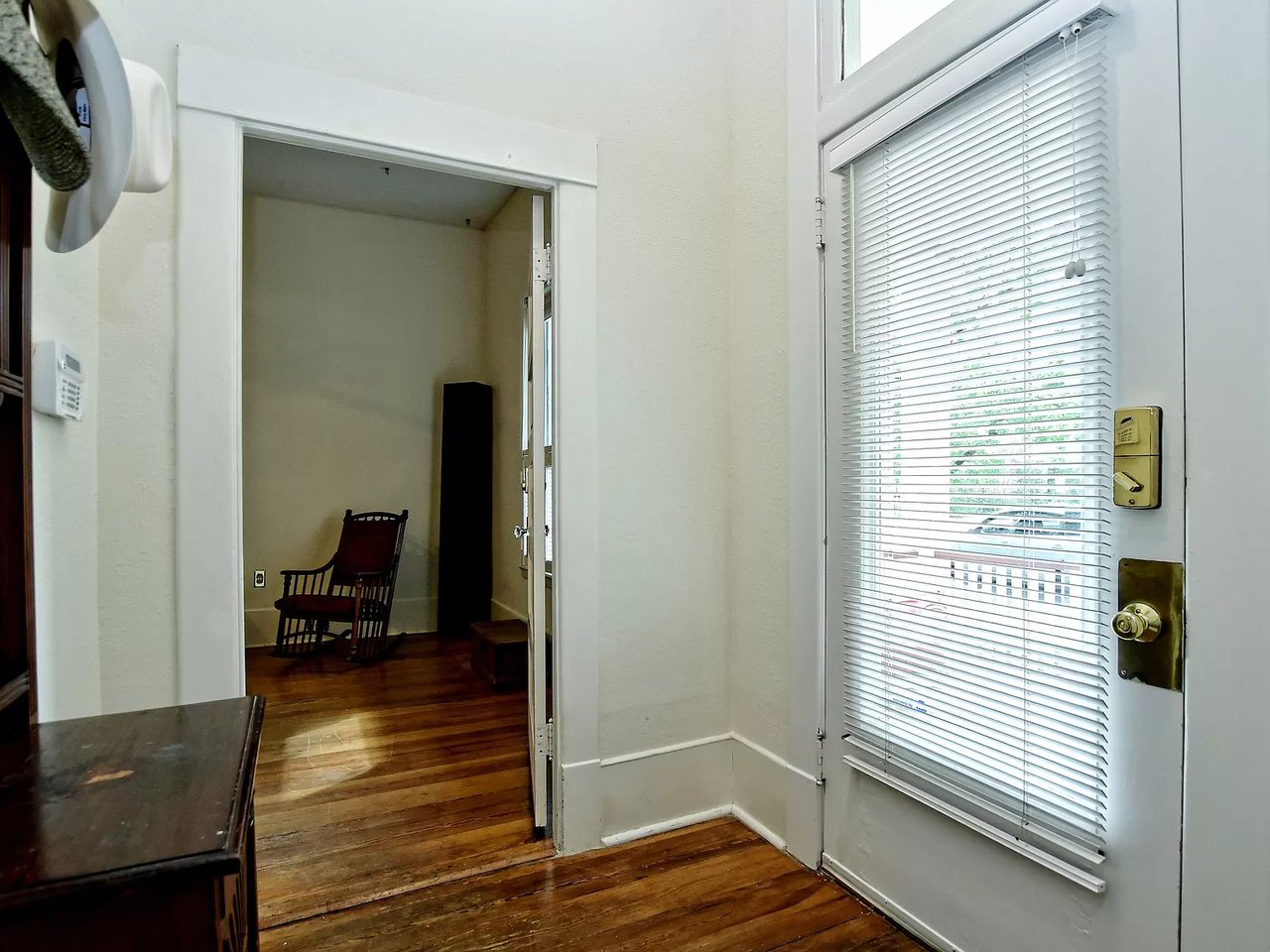 3904 Ave C