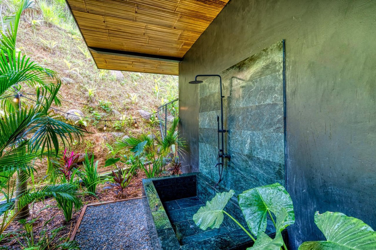 3 Bedroom Ocean View Estate