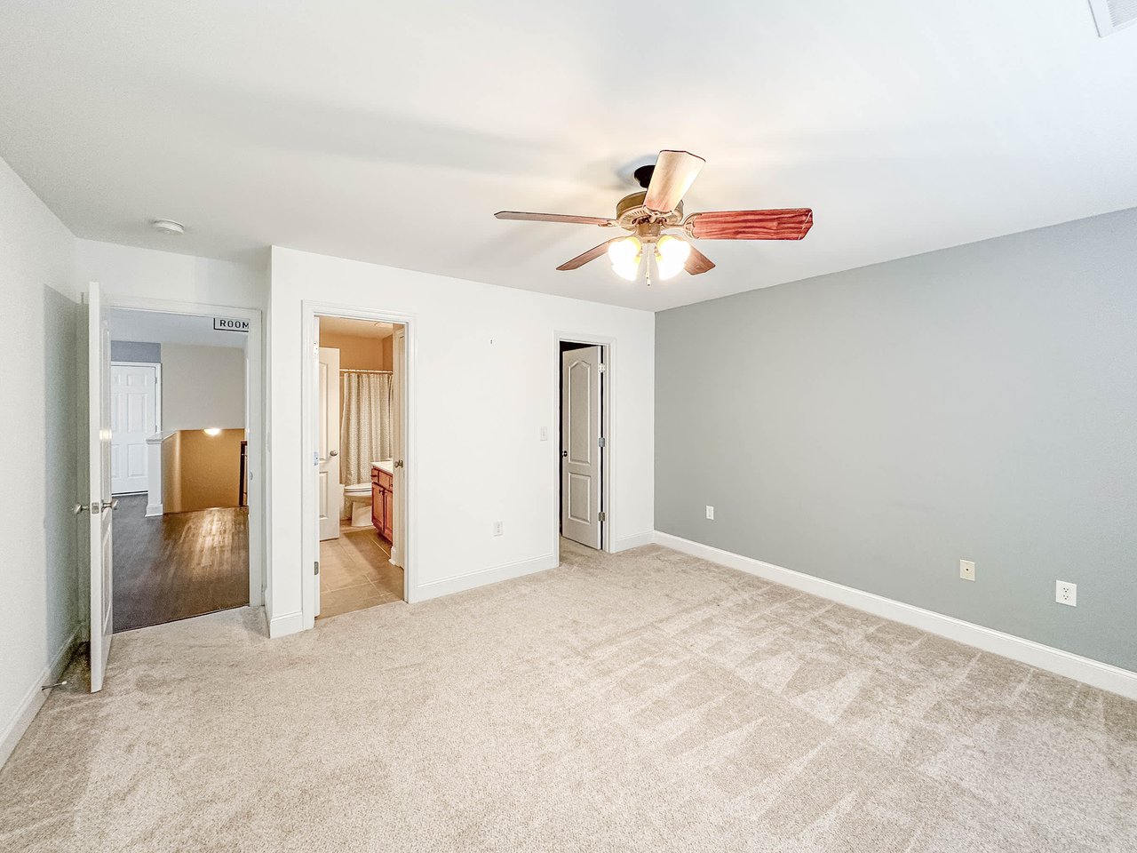 2303 Palisades Court with 5 Bedrooms!!!