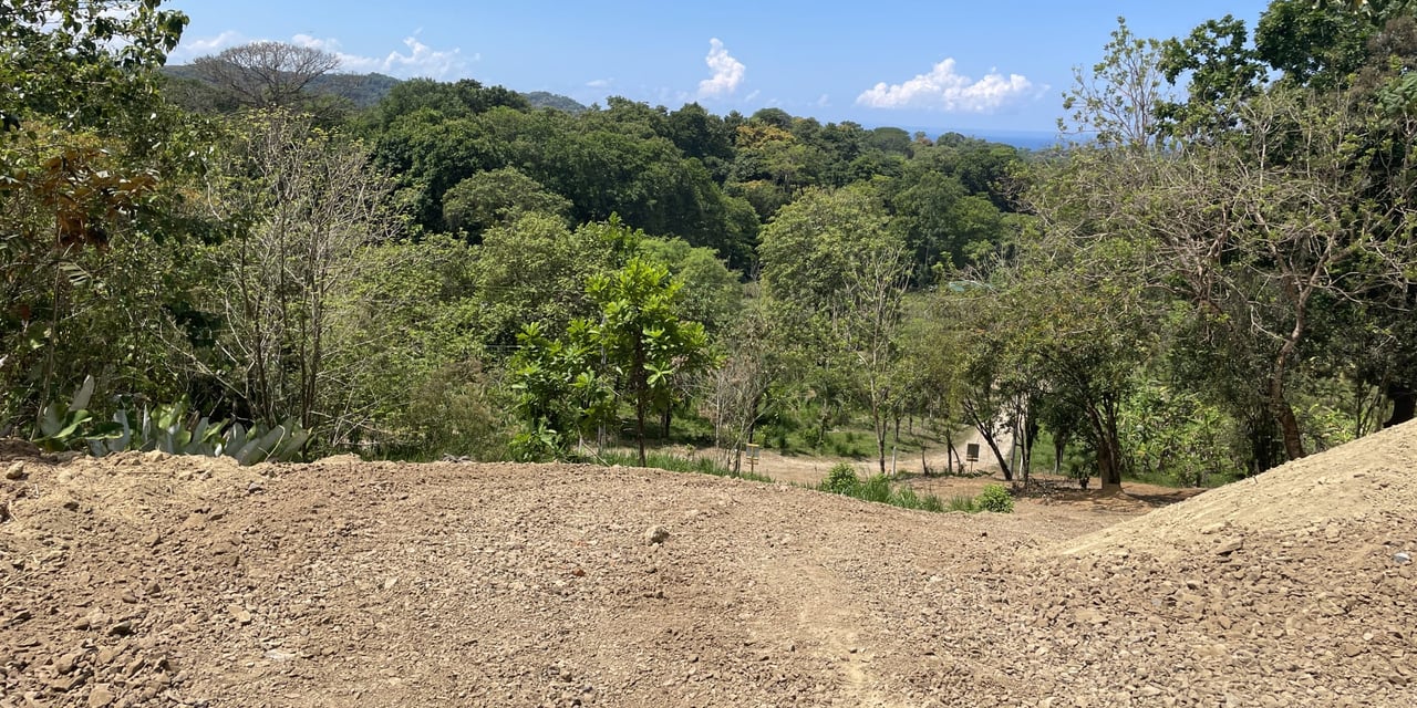 Lot With Big Ocean Views And Legal Water, Internet & Easy Access In Ojochal Costa Rica