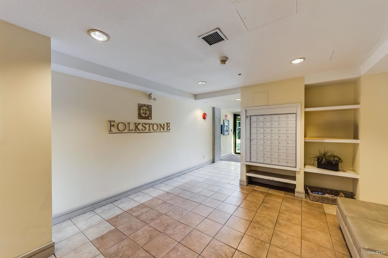 303-3727 W 10th Avenue, Vancouver