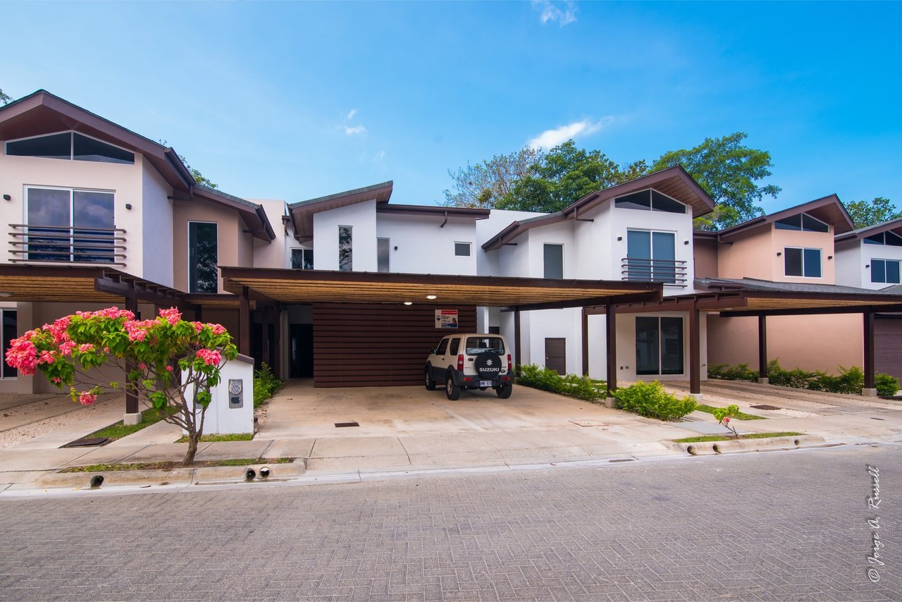 Tropical Income Generating Villa, Jaco, Puntarenas