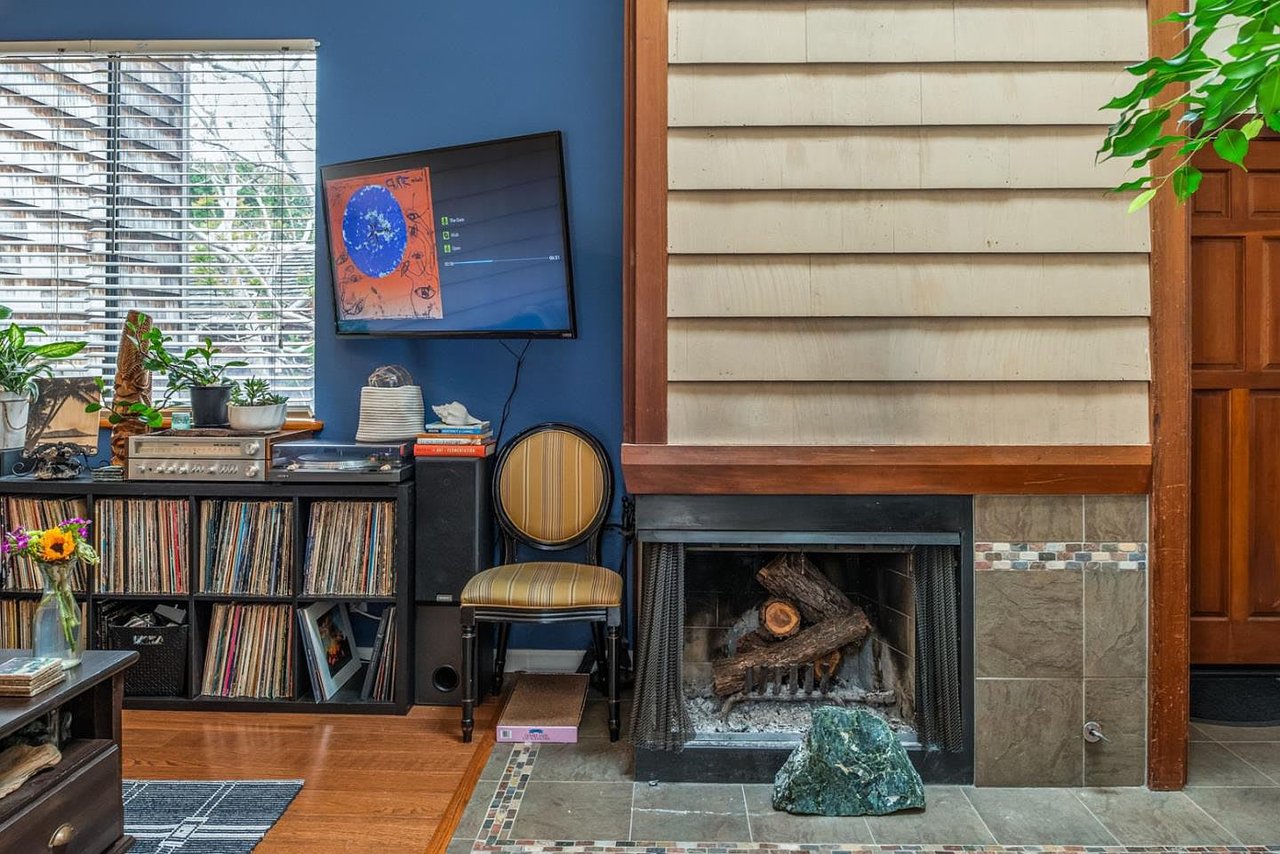 461 Dela Vina Ave APT 305