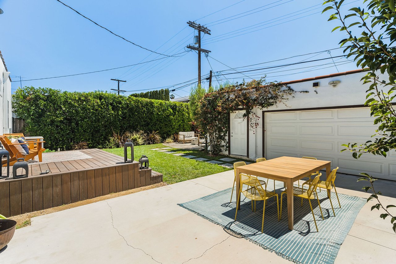 2112 S Mansfield Ave, Mid Los Angeles