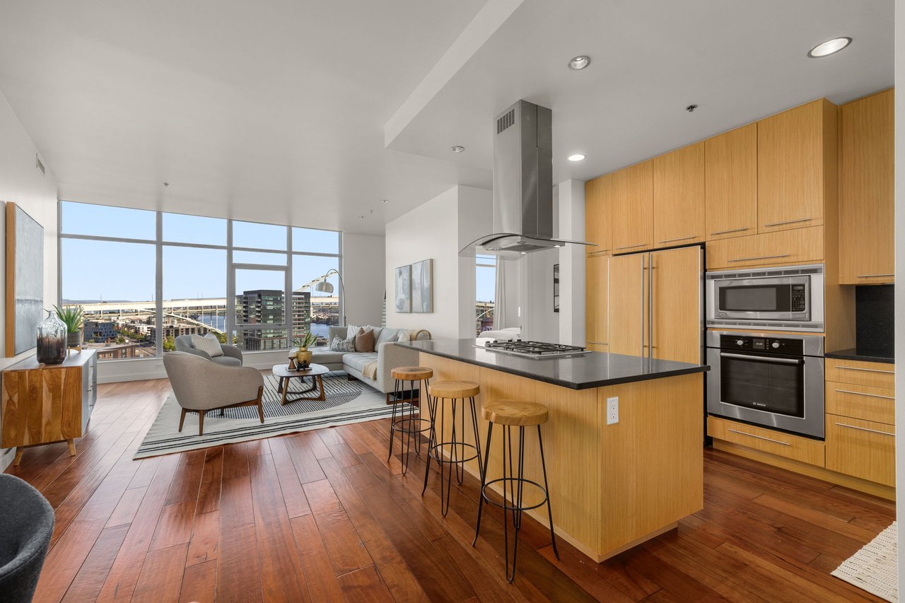 949 NW Overton St. Unit 1412
