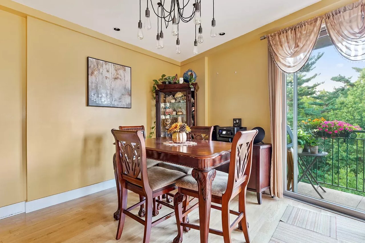 2155 Daly Ave, #5A