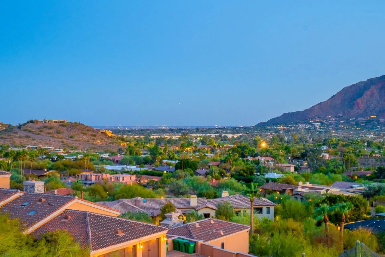 4540 E Moonlight Way, Paradise Valley, AZ