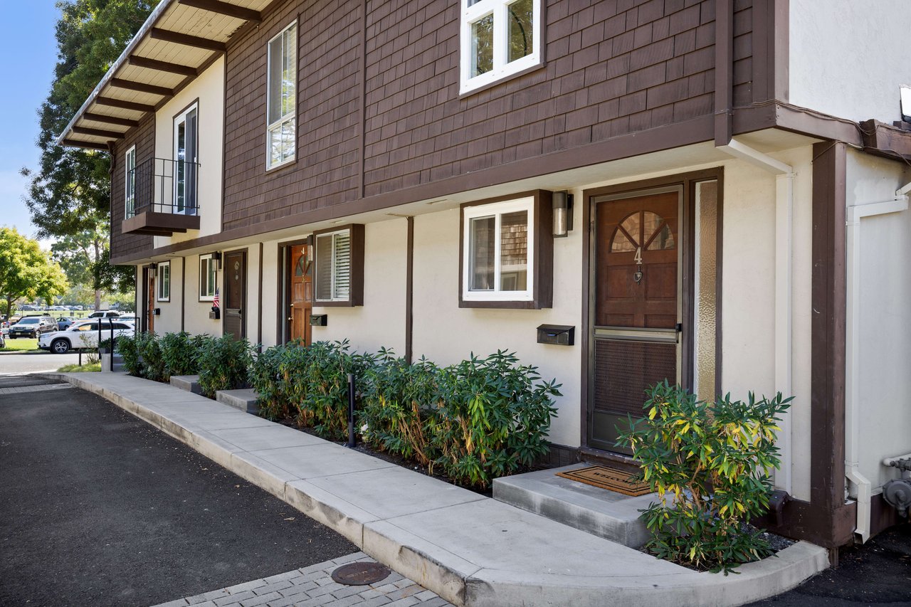 Sunny Townhome in Corte Madera
