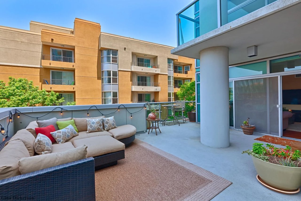 13700 Marina Pointe Dr, 317