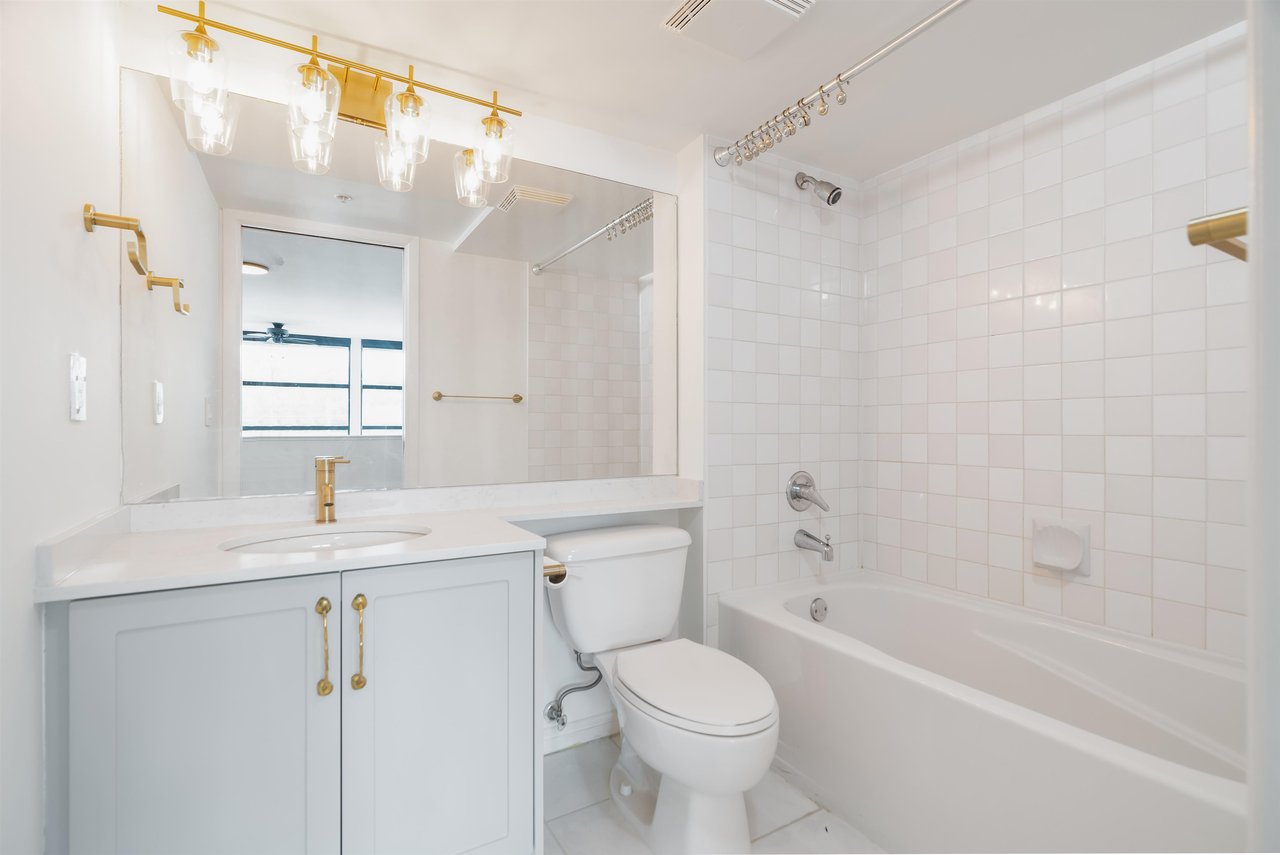 517-428 W 8th Ave