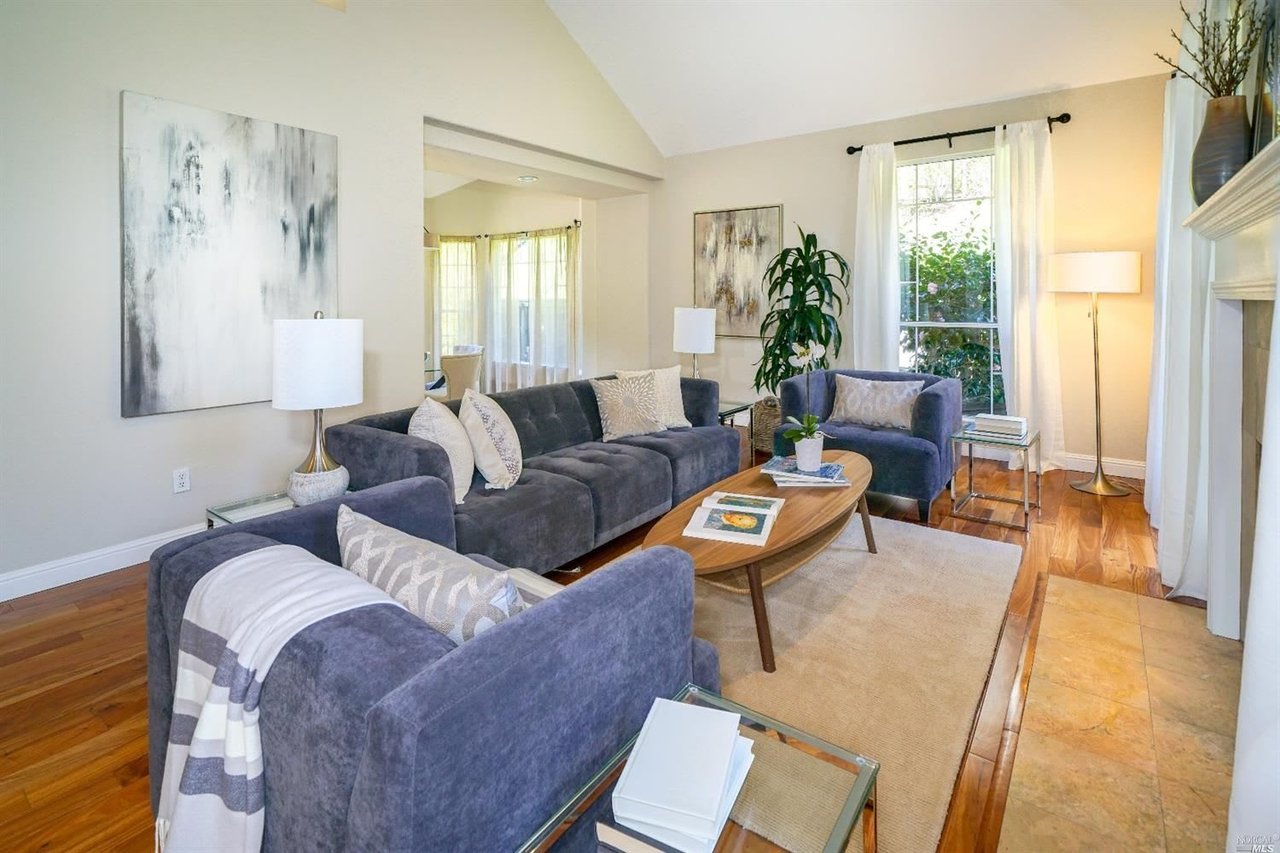 323 Orchid Dr