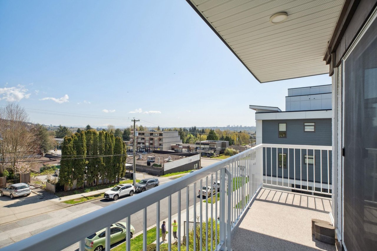 205-371 Ellesmere Avenue, Burnaby